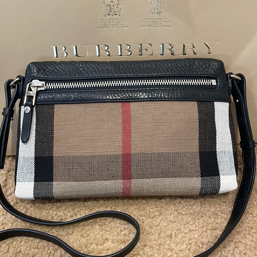 BURBERRY Crossbody